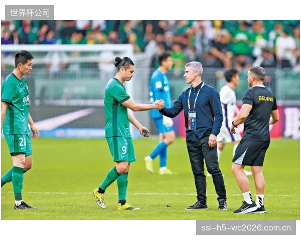 北京国安防守定位球问题凸显，主教练蒙哥马利需解决防线盯人不紧的顽疾。